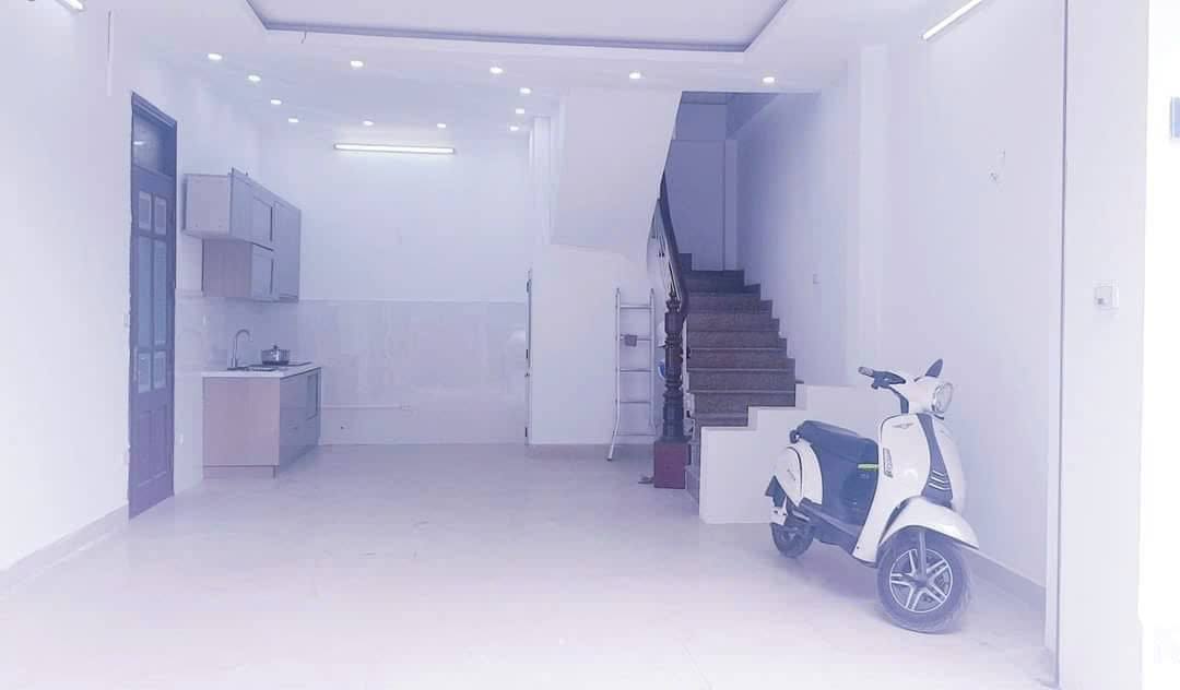 Cho thuê nhà 48m² Giáp Bát, Hoàng Mai - Ngõ ô tô, để xe trong nhà, view thoáng