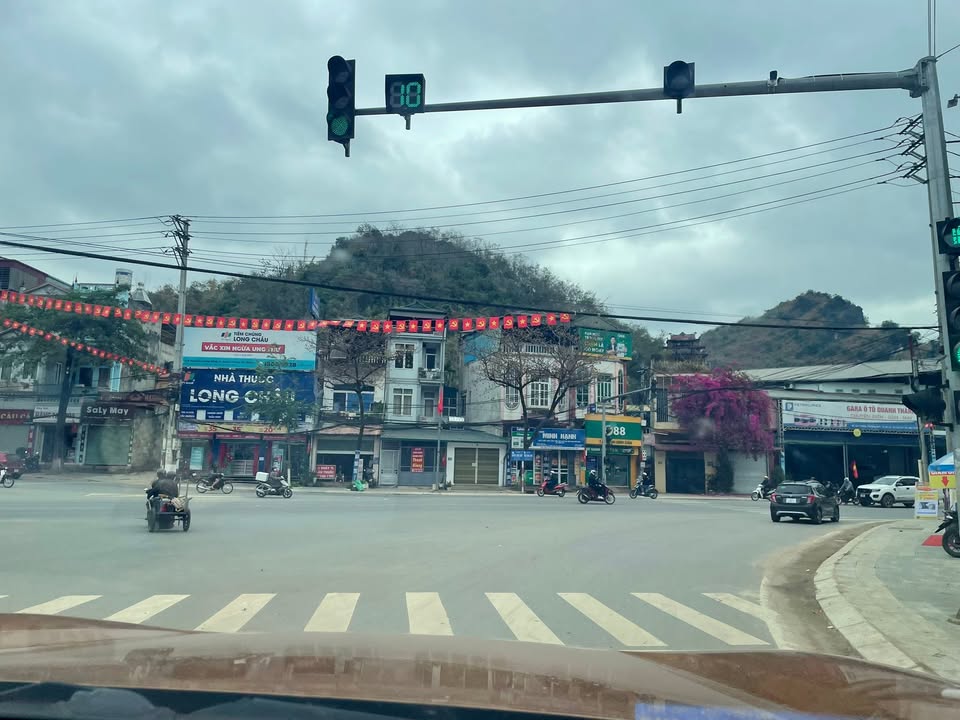 Lô đất mặt kè suối 73m² KĐT bản Buổn Sơn La - Sổ đỏ chính chủ!