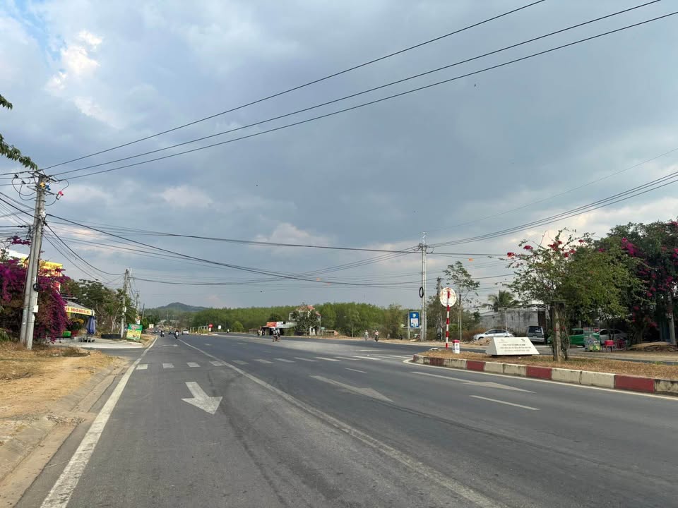 Đất Mặt Tiền QL24 Kon Tum - 120m² Kinh Doanh Sầm Uất, Giá 1.1 Tỷ