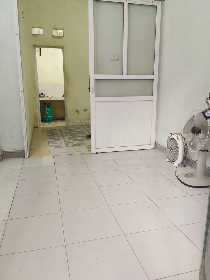 Nhà Cấp 4 Thanh Trì 30m² giá 1.5 triệu - Sẵn sàng ở ngay!