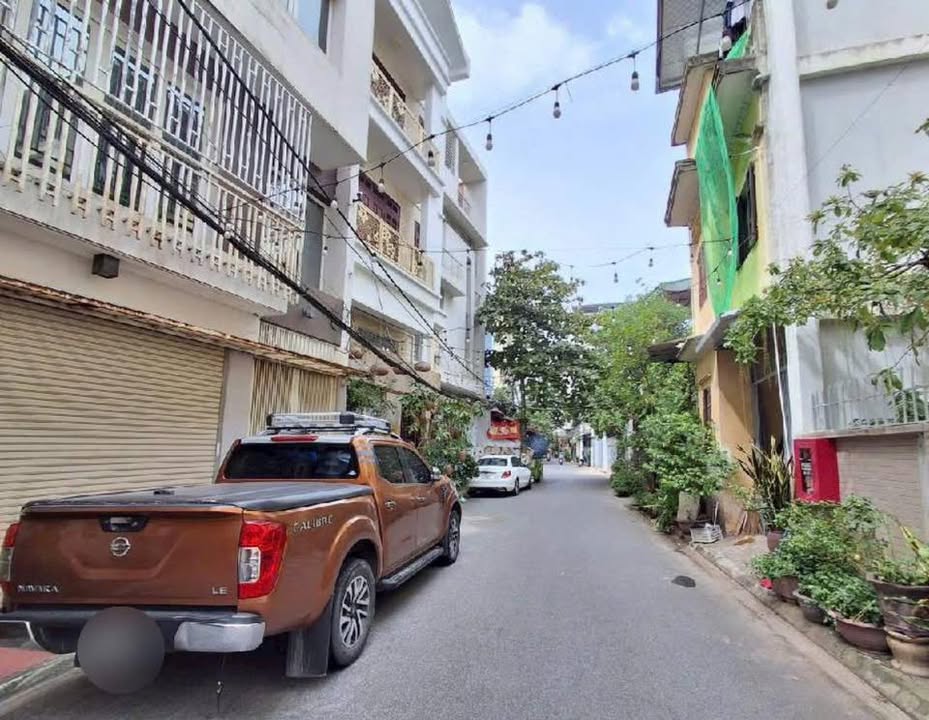 Nhà Phố Thạch Bàn 40m² 4 Tầng - Ô Tô Đỗ Cửa, Gần Aeon Mall