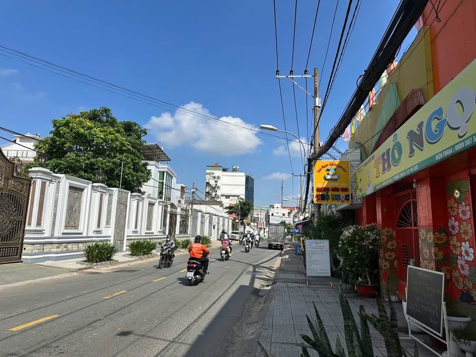 Nhà Mặt Tiền Kinh Doanh Tây Hoà 111m² - Dòng Tiền 55 Triệu/Tháng