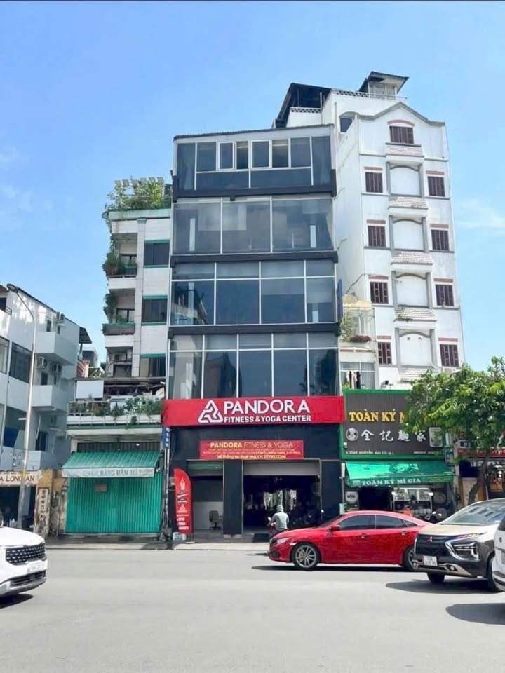 Nhà Mặt Tiền Nguyễn Văn Cừ, Quận 1 - 128m², 6 Tầng - Dòng Tiền 230 Triệu/Tháng