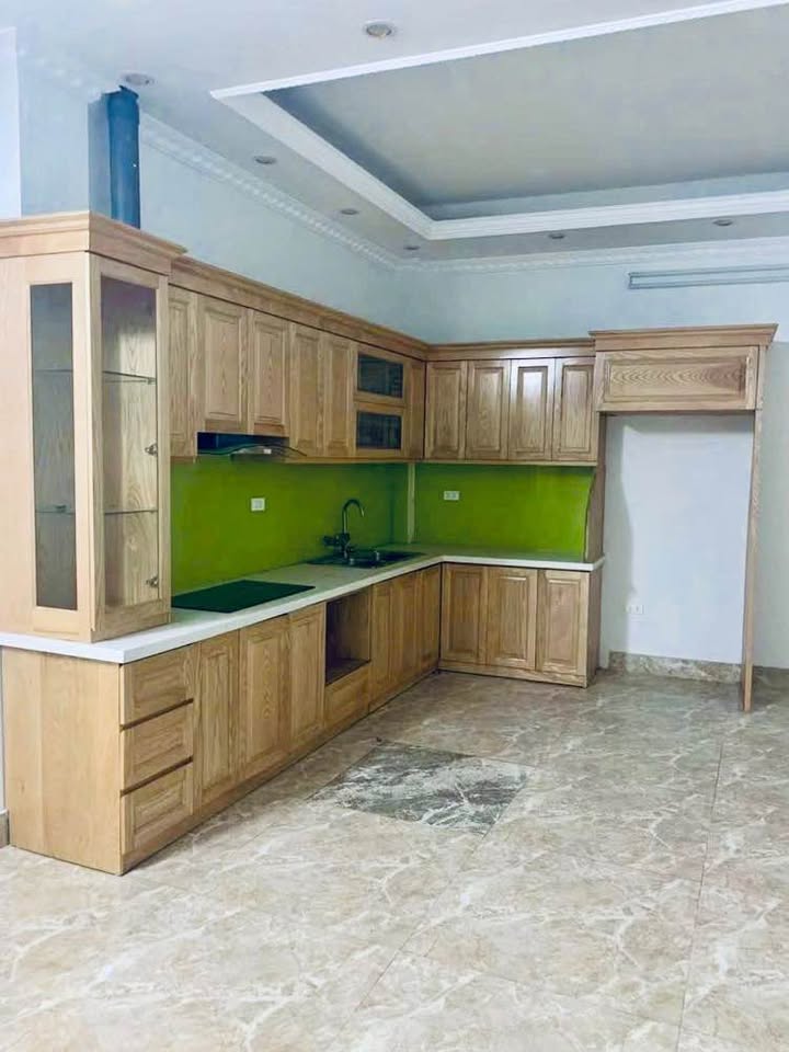 Nhà Trần Thái Tông 49m² - Chính chủ bán, ngõ thông, 8 PN khép kín!