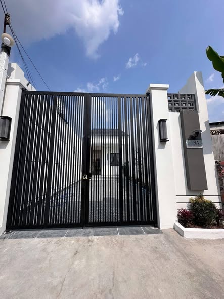 Nhà Mới Xây 255m² - 3PN, Hồ Bơi Riêng - Phường Long Thành Trung, Tây Ninh