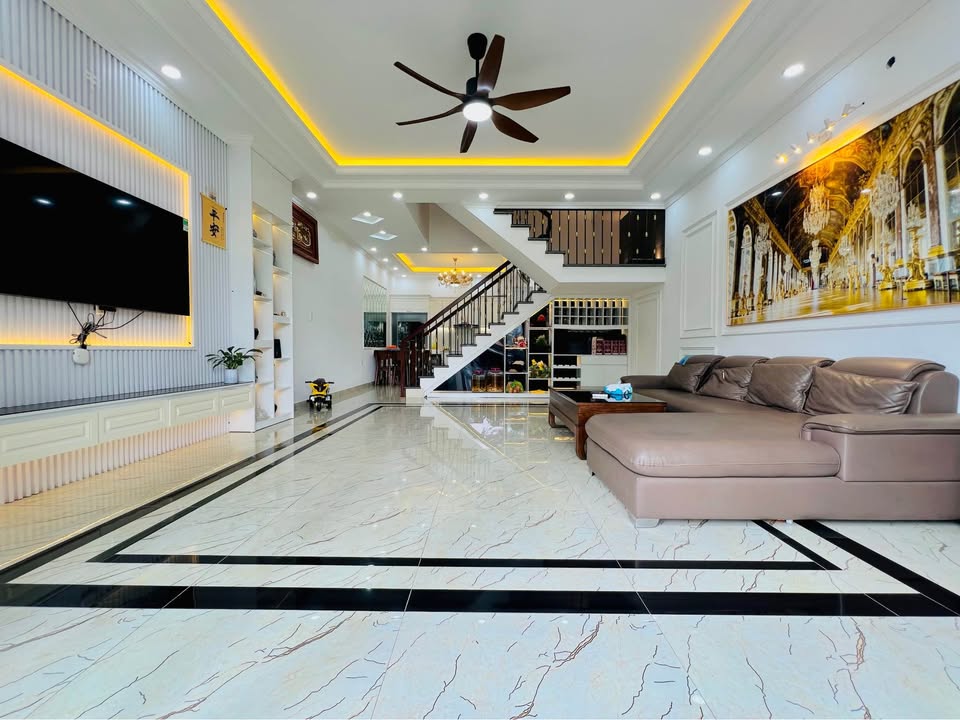 Nhà Riêng Thiên Lôi 80m² 6.2 Tỷ - Ô tô Đỗ Cửa 24/7!