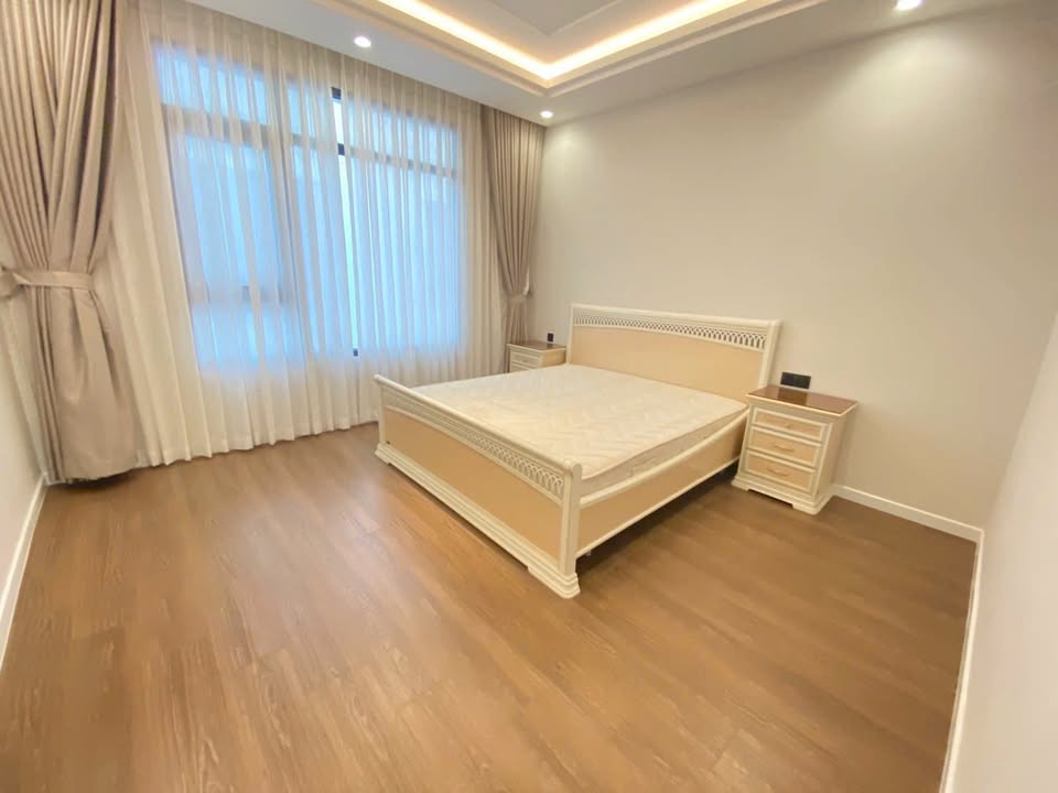 Nhà phố Verosa Park Thủ Đức 25 triệu/tháng - Nội thất mới 100%!