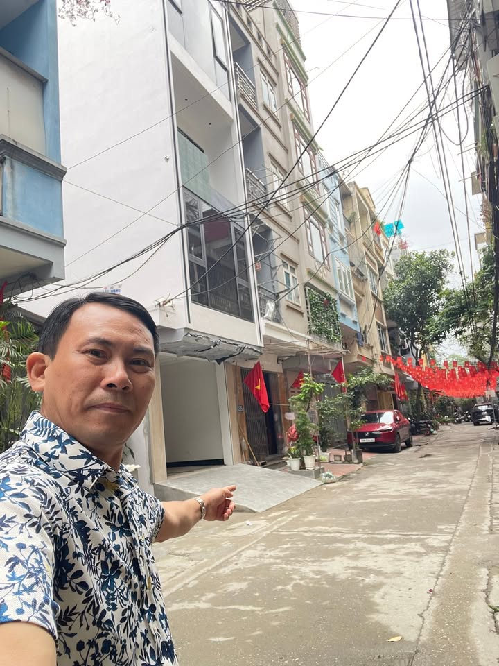 Nhà Hoàng Liệt 50m² 13 tỷ - Lô góc 2 thoáng, ô tô tránh, thang máy!