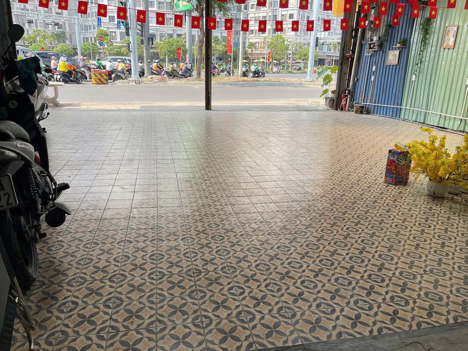 Mặt bằng Nguyễn Hữu Thọ Quận 7 150m² - Mặt tiền kinh doanh đắc địa!