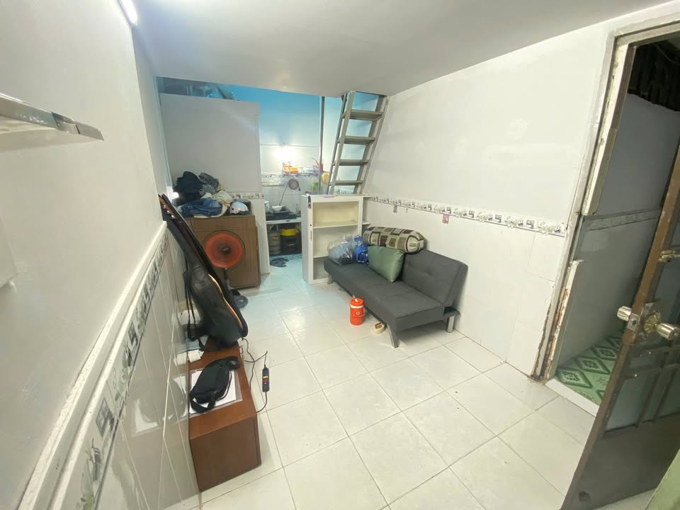 Nhà riêng Nguyễn Thị Tần Q8 16m² - Giá tốt hiếm có 3 triệu/tháng!