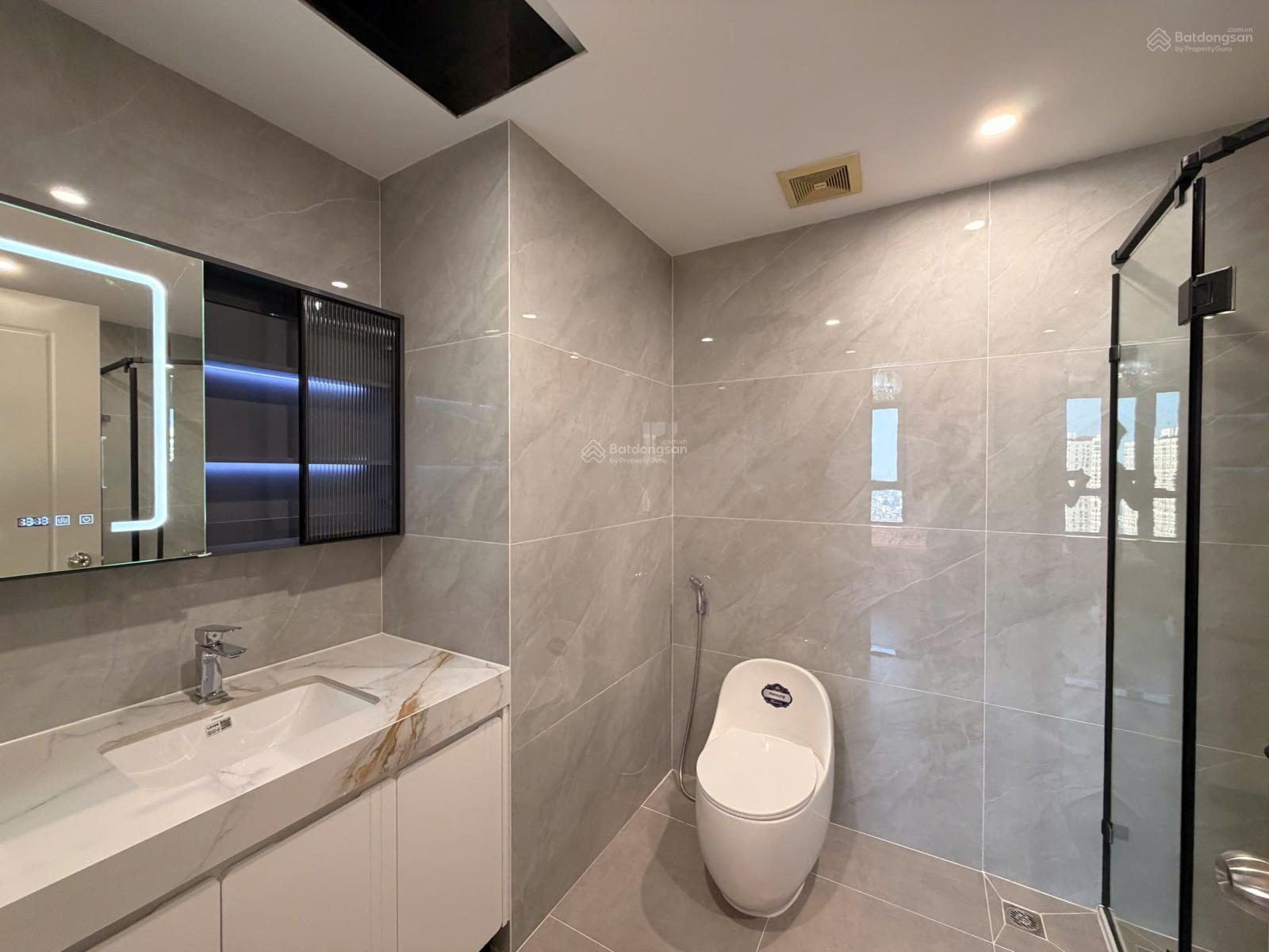 Cho thuê căn hộ 3 ngủ Vinhomes Times City 110m² - View sông Hồng đắt giá