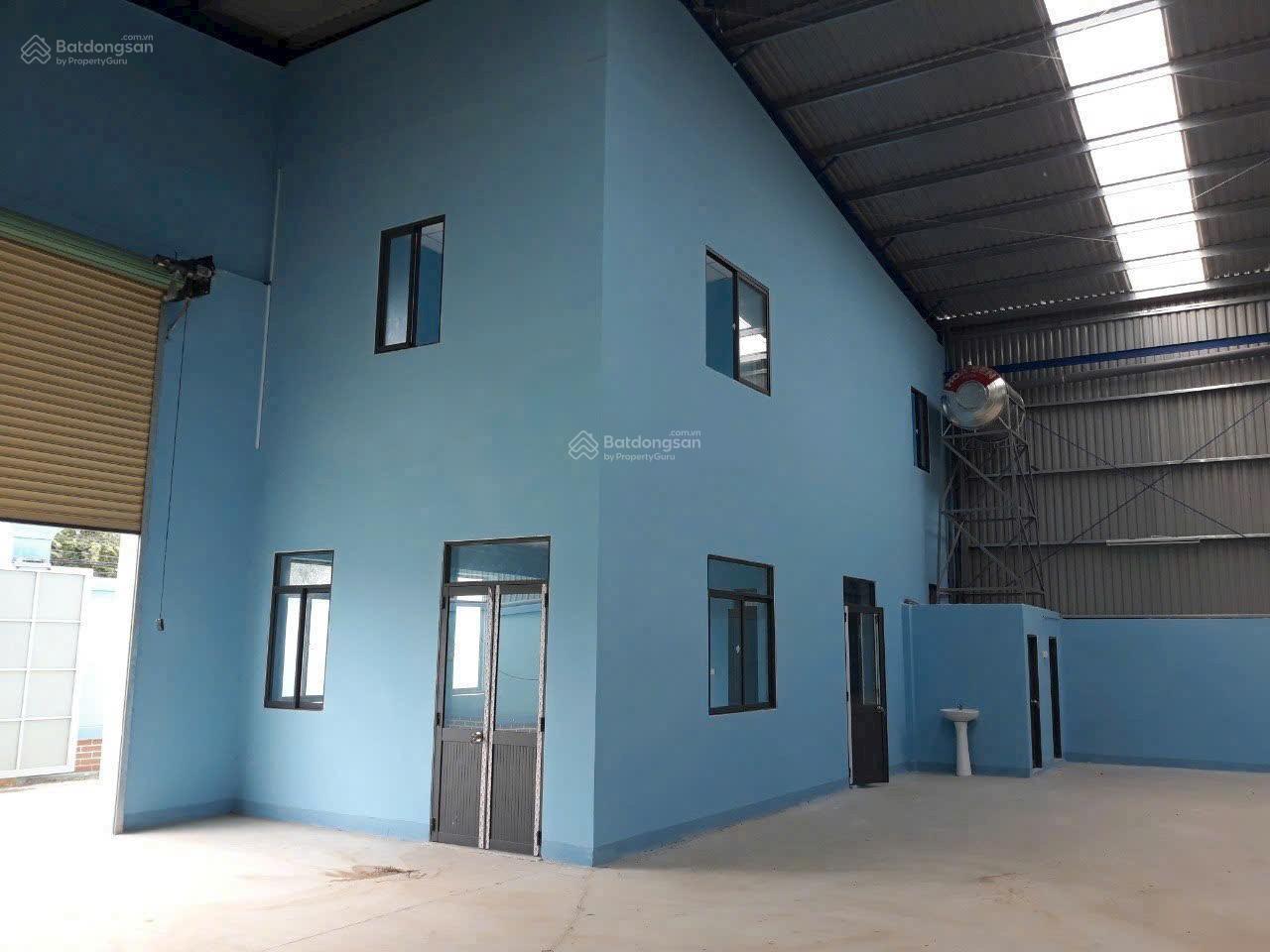 Cho thuê xưởng 900m² Đức Hòa, Long An - Sẵn sàng SX, Container vào tận nơi
