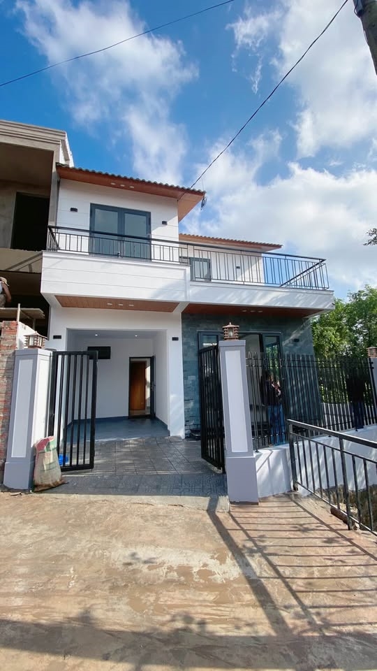 Nhà 3 Mặt Thoáng 102m² Thủy Xuân, Huế - Giá 2.7 Tỷ