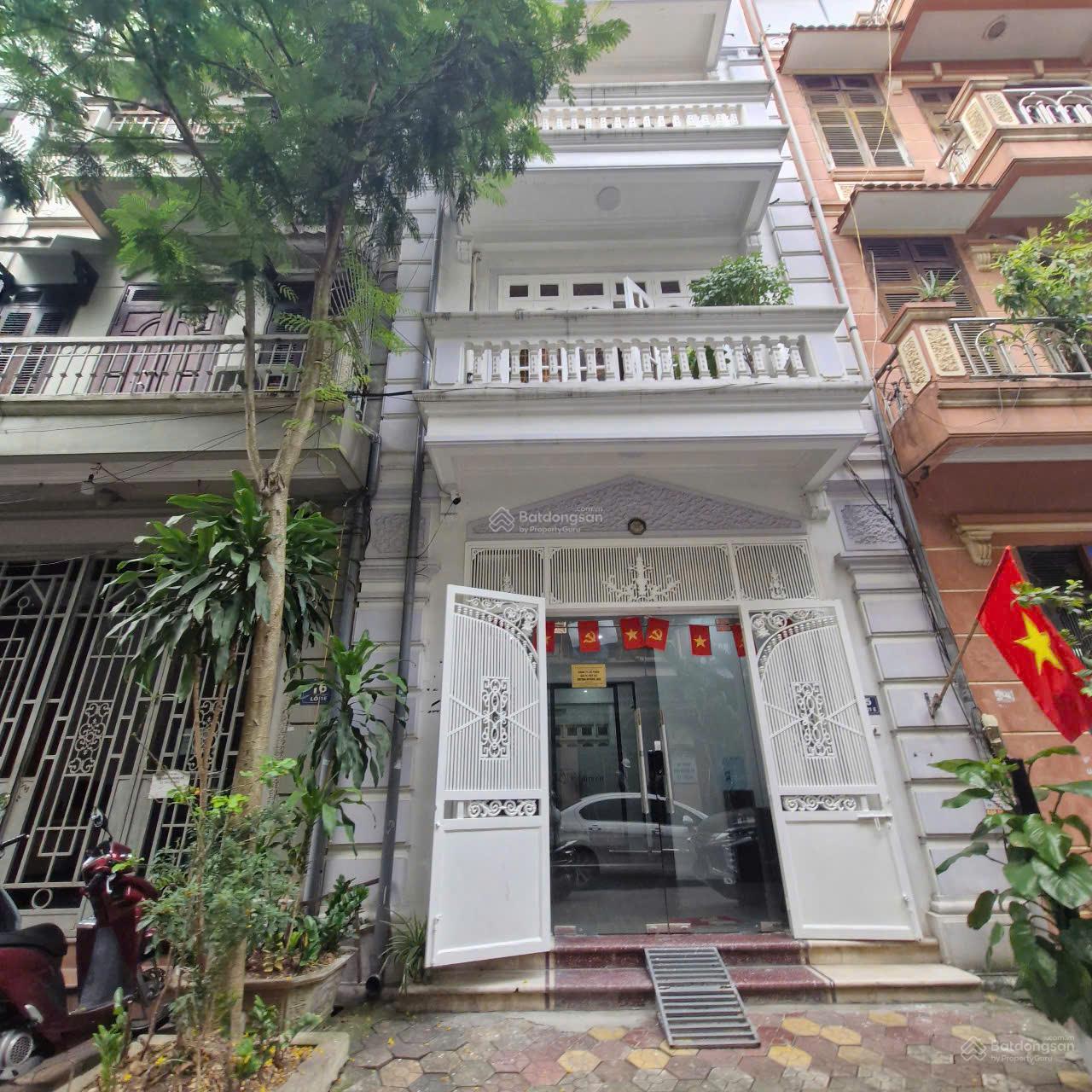 Cho thuê nhà 60m² Cầu Giấy - Ngõ ô tô tránh, Kinh doanh tốt