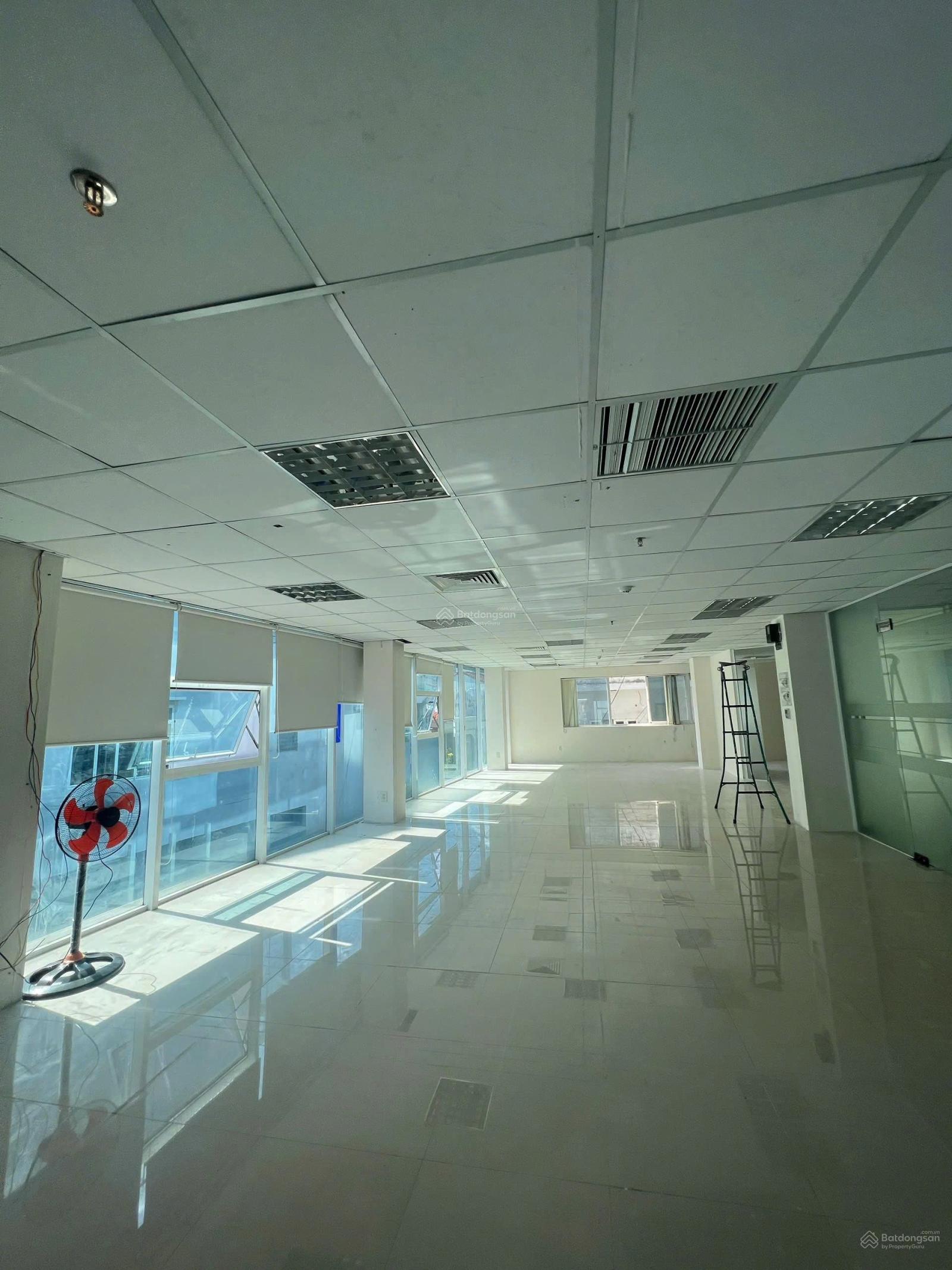Văn phòng 142m² đường Huỳnh Văn Bánh, Phú Nhuận - Sẵn sàng làm việc