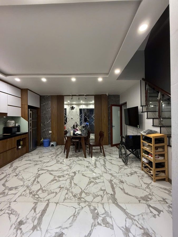 Nhà riêng Lò Đúc 25m² 10.6 tỷ - Vị trí đẹp, sổ hồng sẵn!