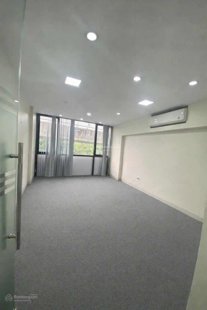 Văn phòng Xuân Thủy Cầu Giấy 110m² - Thiết kế hiện đại, giá 18 triệu!