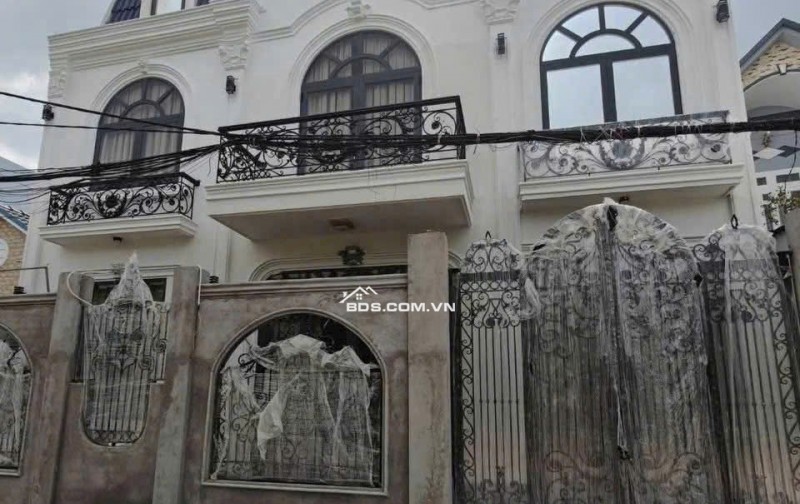 Biệt thự Tân Cổ Điển Hóc Môn 150m² - Sẵn Sàng Vào Ở Ngay