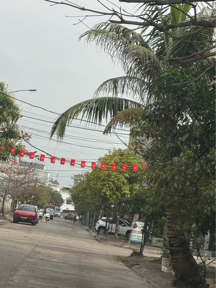 Bán Gấp Nhà Cấp 4 180m² Mặt Tiền 10m Phường Ka Long, Móng Cái