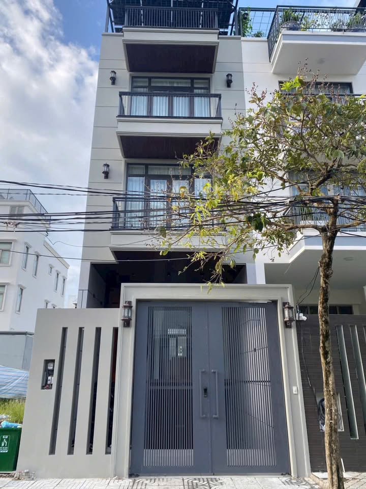 Nhà nguyên căn Quận 7 35 triệu/tháng - Vị trí đẹp, sẵn sàng ở ngay!