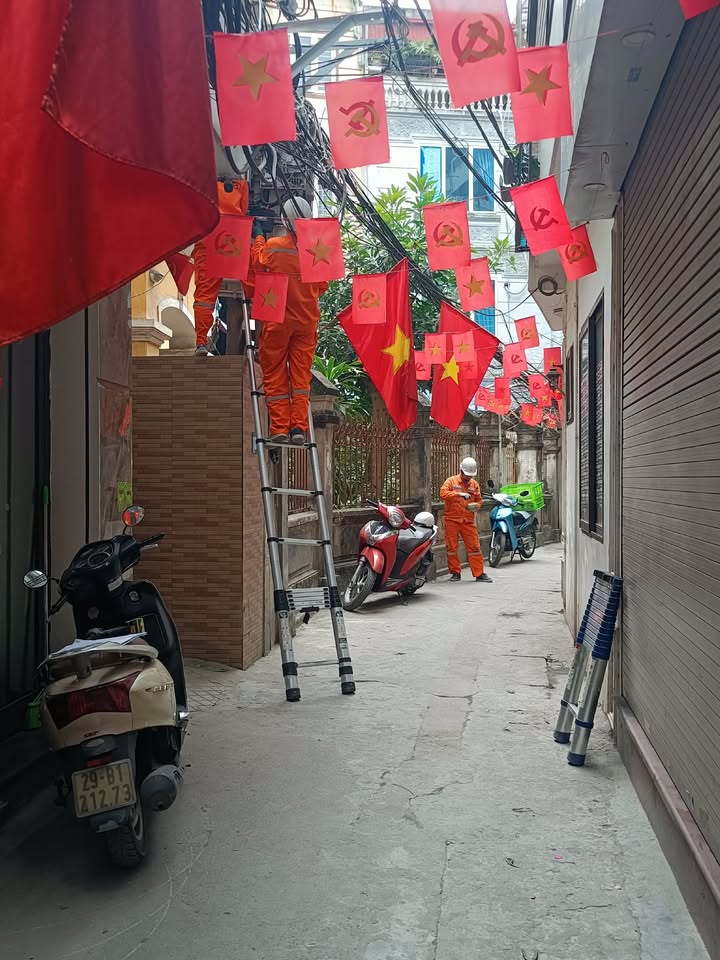 Nhà 28m² 5 Tầng Hoàng Hoa Thám, Ba Đình - Sổ Hồng, Gần Lăng Bác