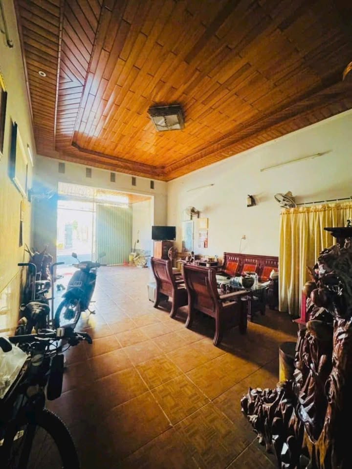 Nhà mặt tiền Trần Nhân Tông Kon Tum - Kinh doanh sầm uất chỉ 2 tỷ!