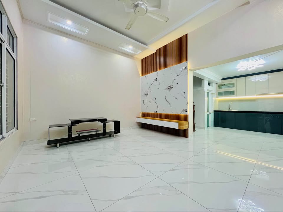 Nhà 40m² 3 tầng, 3PN, hướng Tây, gần Aeon Mall Hải Phòng - Giá 2.97 tỷ