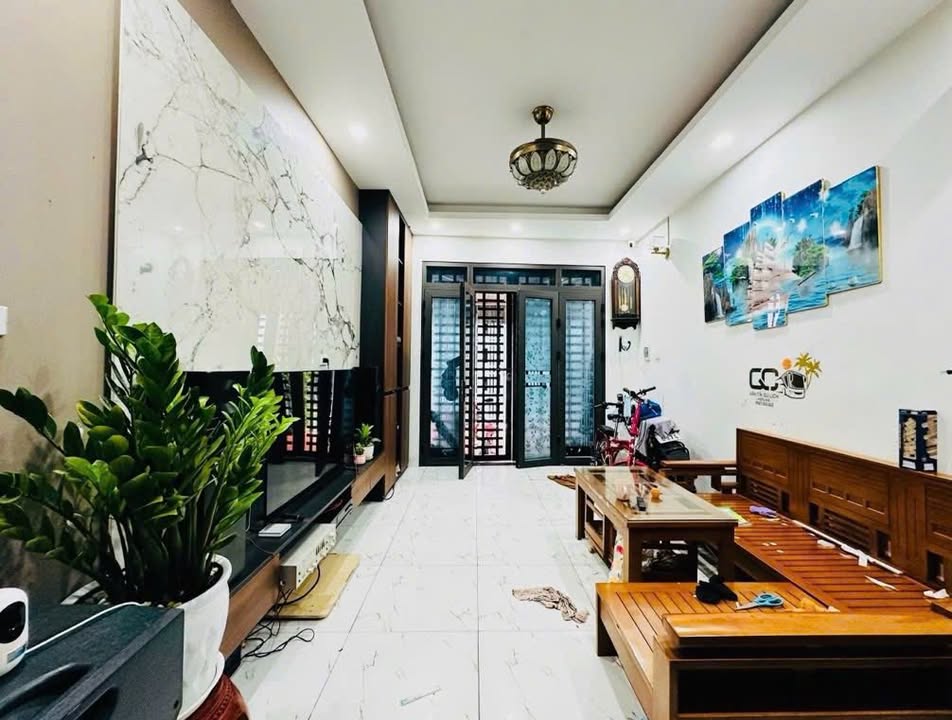 Bán nhà phố Bà Triệu Hà Đông 32m² 6 tầng - Vị trí đẹp hiếm có!