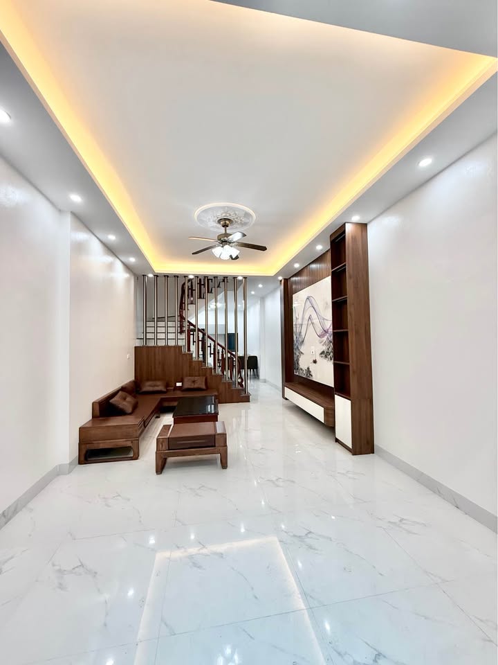 Bán nhà 3 tầng phố Bích Đào 72m² - Ô tô vào tận nhà!