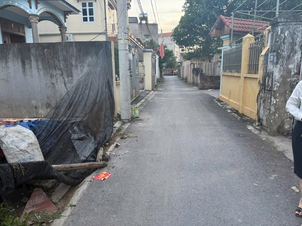 Đất nền Trâu Quỳ Gia Lâm 50m² giá 6 tỷ - Sổ đỏ chính chủ ô tô đỗ cửa!