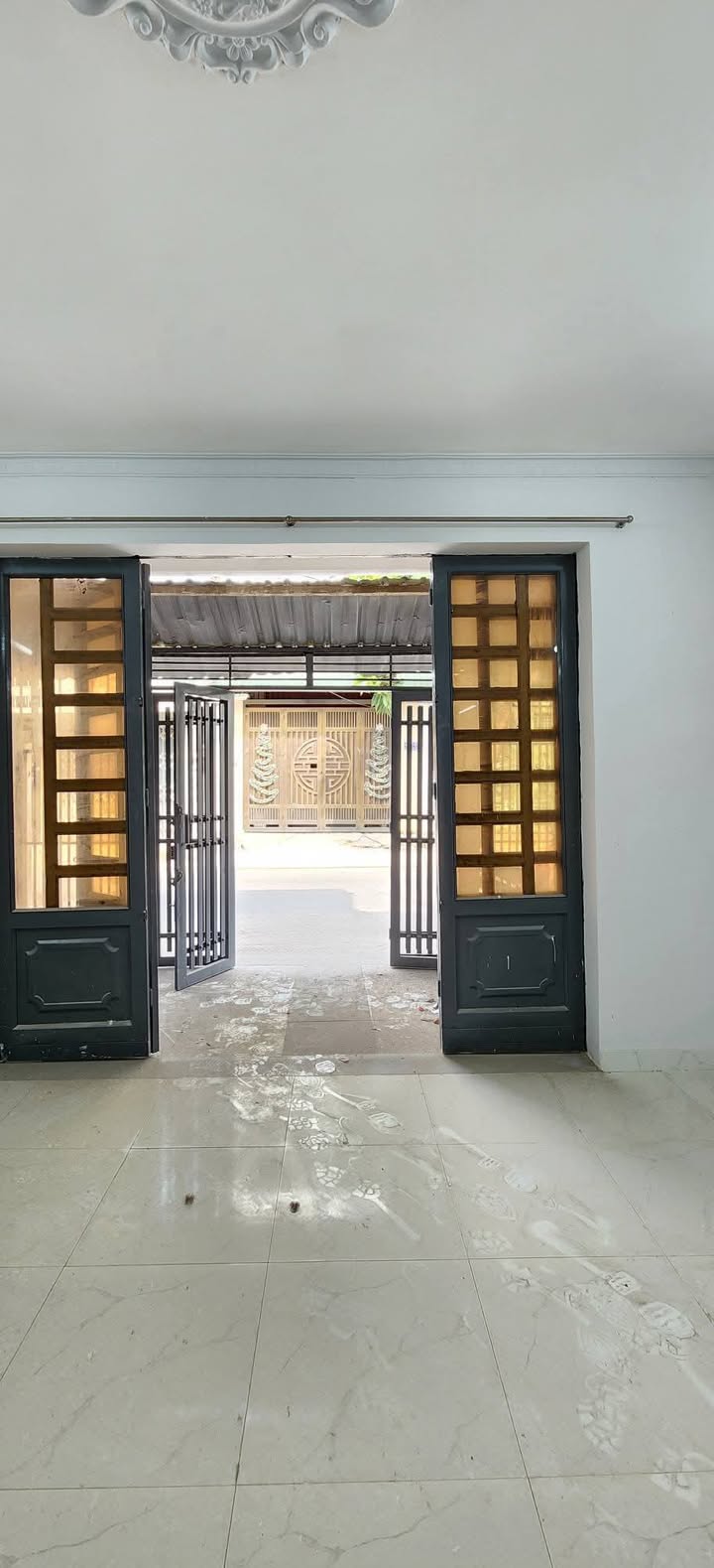 Nhà 2 Lầu TX38, Q12 - 3PN, Sân Vườn Riêng - Giá 8 Triệu/Tháng