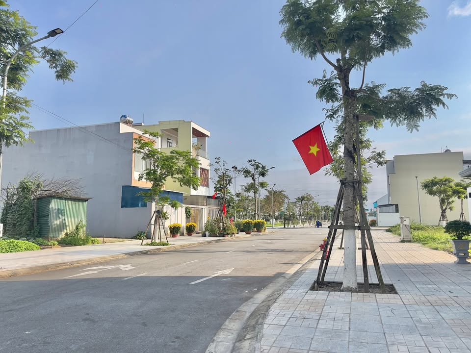 Đất Nền Phú Mỹ Quảng Ngãi 107.5m² - Mặt Tiền 17.5m, Giá 1.8 Tỷ