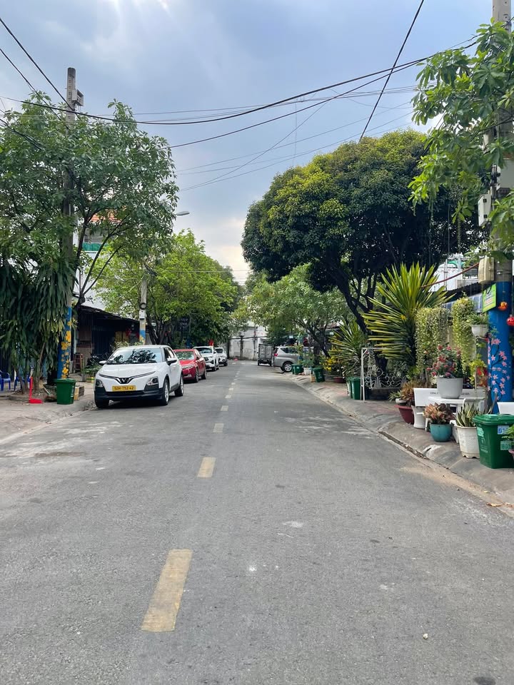 Cho thuê nhà 1 trệt 1 lửng Phước Bình, TP. Thủ Đức - 3PN, 11 triệu/tháng