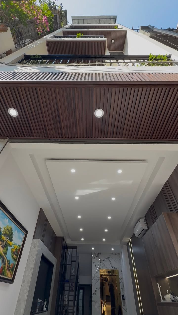 Nhà Phố Trần Khát Chân 36m² giá 9.x tỷ - Sổ chính chủ, full nội thất!