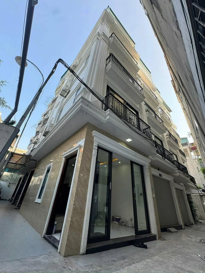 Bán Gấp Nhà Góc Ngọc Lâm, Long Biên - 35m², 5 Tầng, Full Đồ, Ô Tô Đỗ Cửa