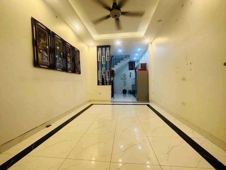 Nhà 5 Tầng Việt Hưng, Long Biên - 31m² Sổ Đỏ, Giá Tốt Đầu Tư