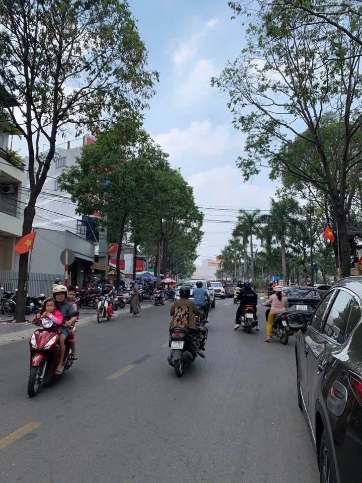 Nhà Phố Thích Quảng Đức 56m² - Đầu tư sinh lời 30 triệu/tháng!