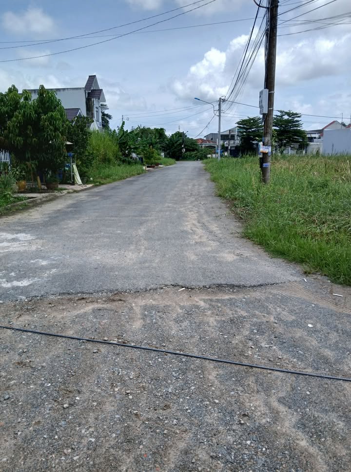 Đất nền KĐT Bạch Đằng Cà Mau 108m² - Sổ đỏ chính chủ giá 700 triệu