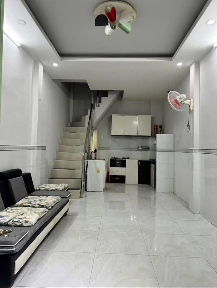 Nhà 24m² Thành Thái, Q.10 - Sổ Hồng Chính Chủ, Giá Tốt 3.8 Tỷ