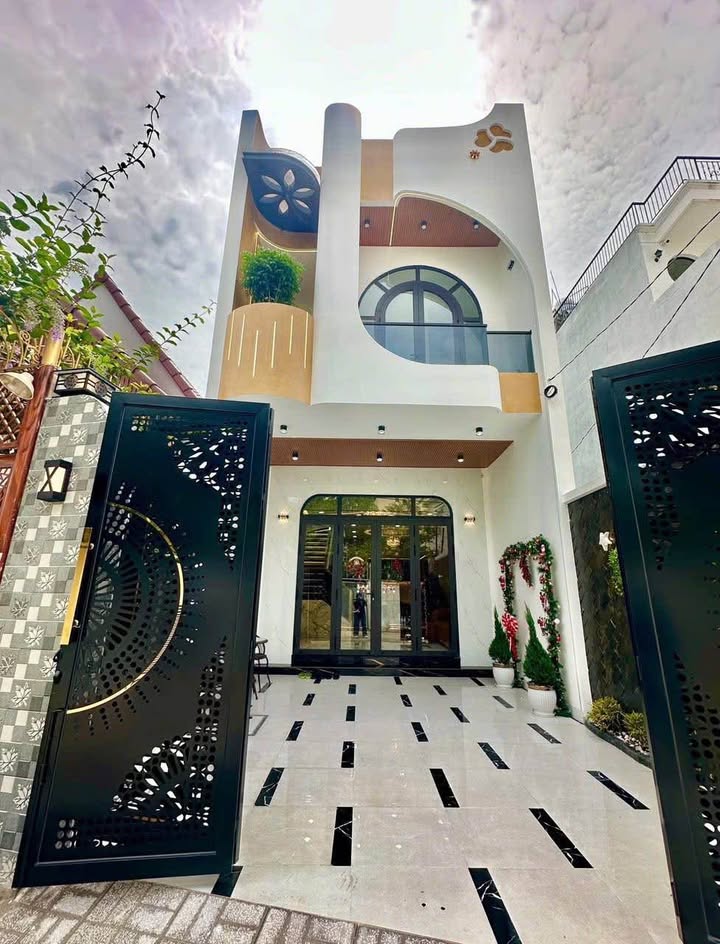 Nhà Hoàng Việt Mỹ Tho 90m² (5x18m) - Full Nội Thất Cao Cấp, Sổ Hồng Riêng