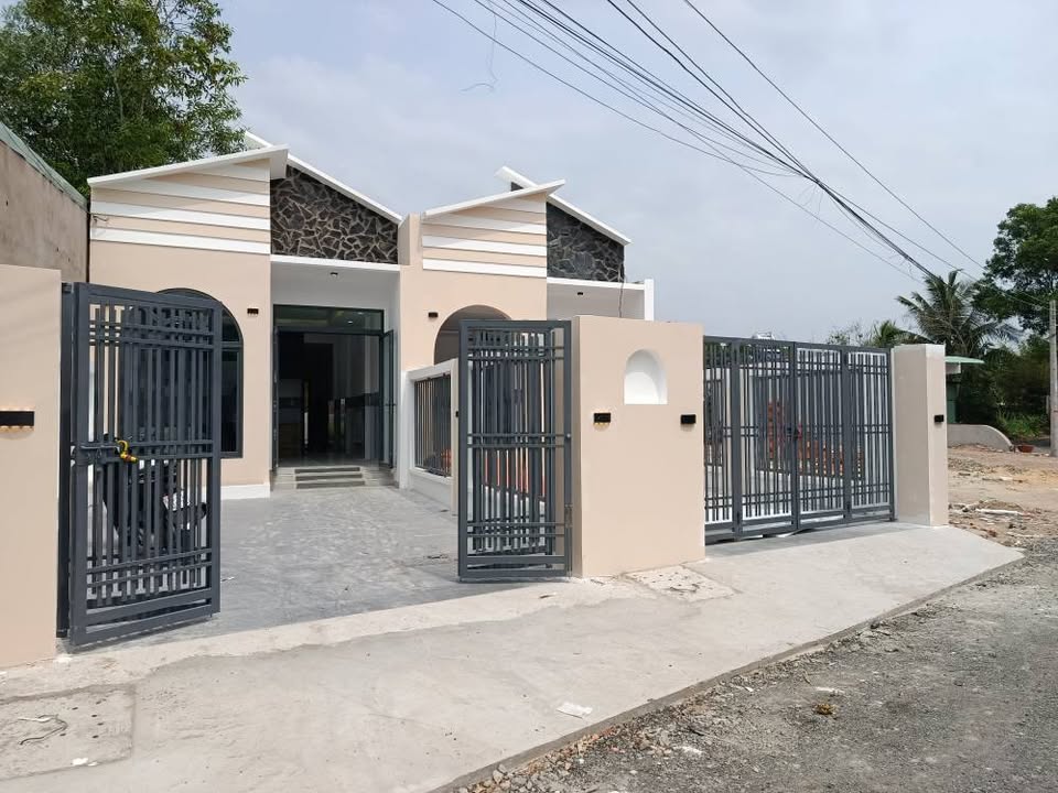 Nhà riêng 175m² Gò Dầu, Tây Ninh - Sổ hồng sẵn, ô tô vào tận nhà!
