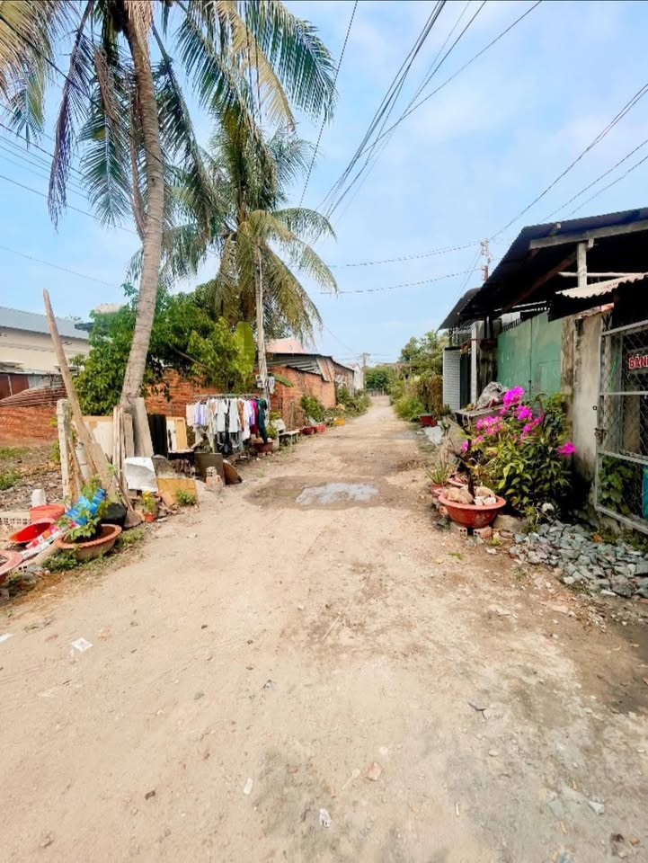 Bán Đất Xã Chà Là Dương Minh Châu 70m² - Gần Chợ, Sổ Thổ Cư, Giá Tốt