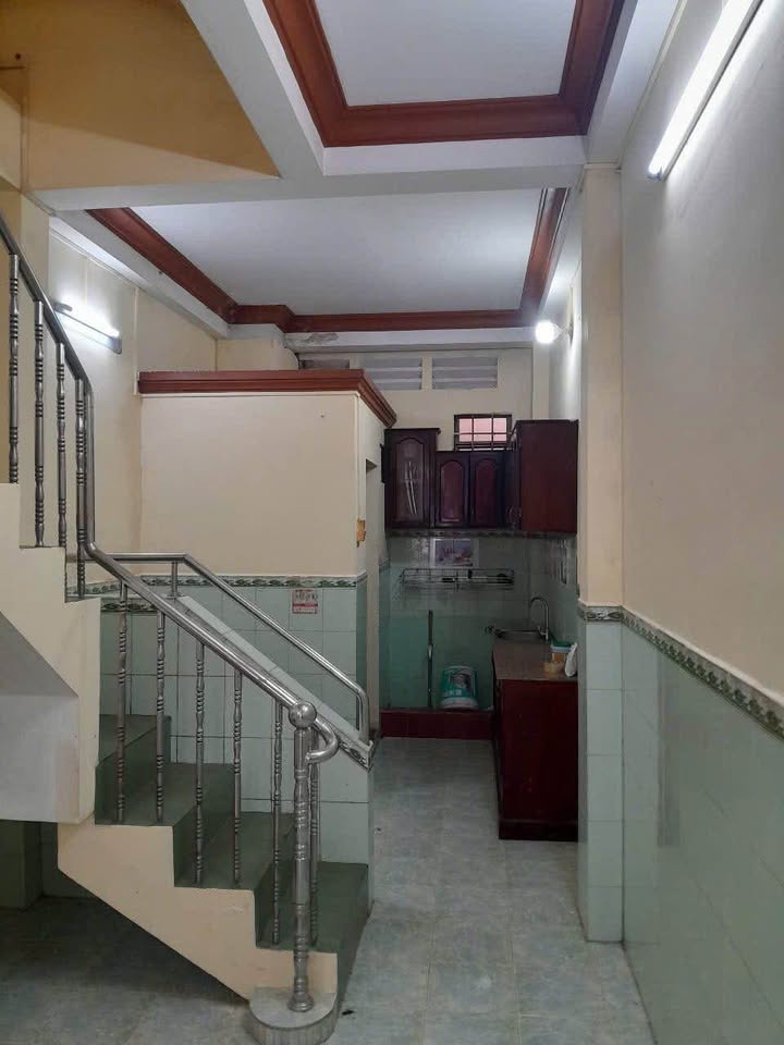 Cho thuê nhà 3 tầng trung tâm Vĩnh Long, 2PN - Sẵn sàng kinh doanh