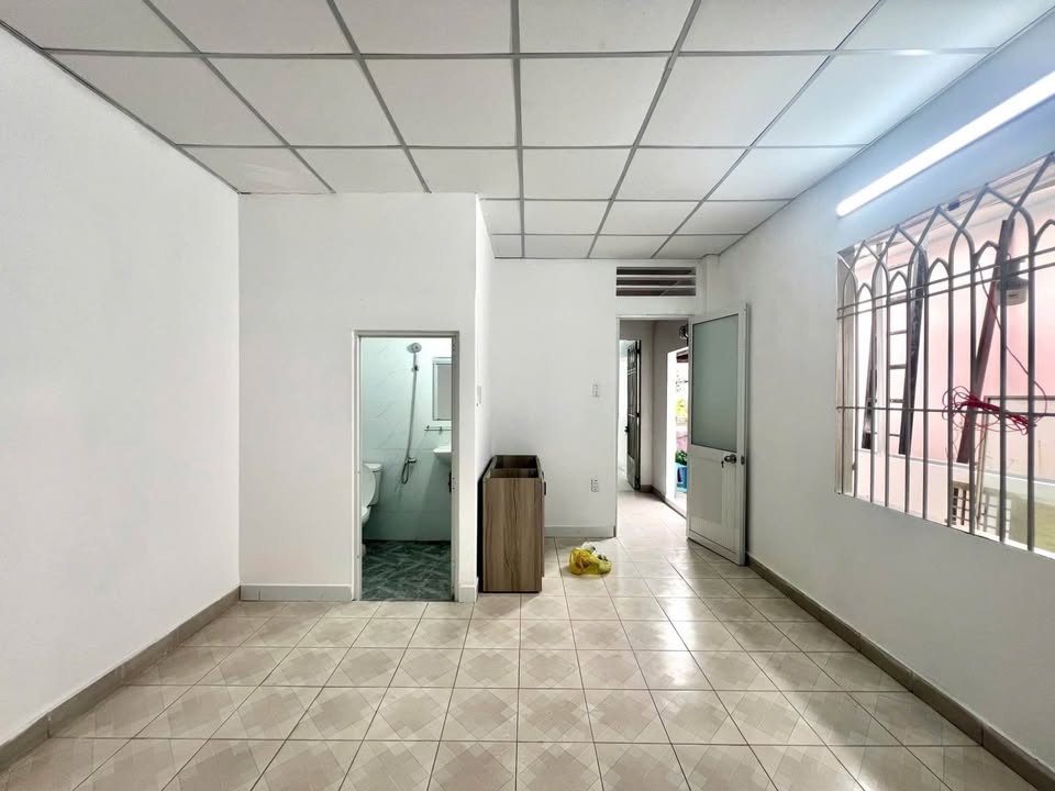 Phòng Trọ Gò Vấp 20m² - Ban Công Thoáng Mát, Giá Chỉ 4 Triệu/Tháng