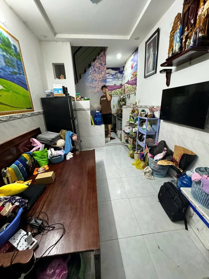 Cho thuê nhà 3 tầng 2PN, Bình Tân - 6 triệu/tháng