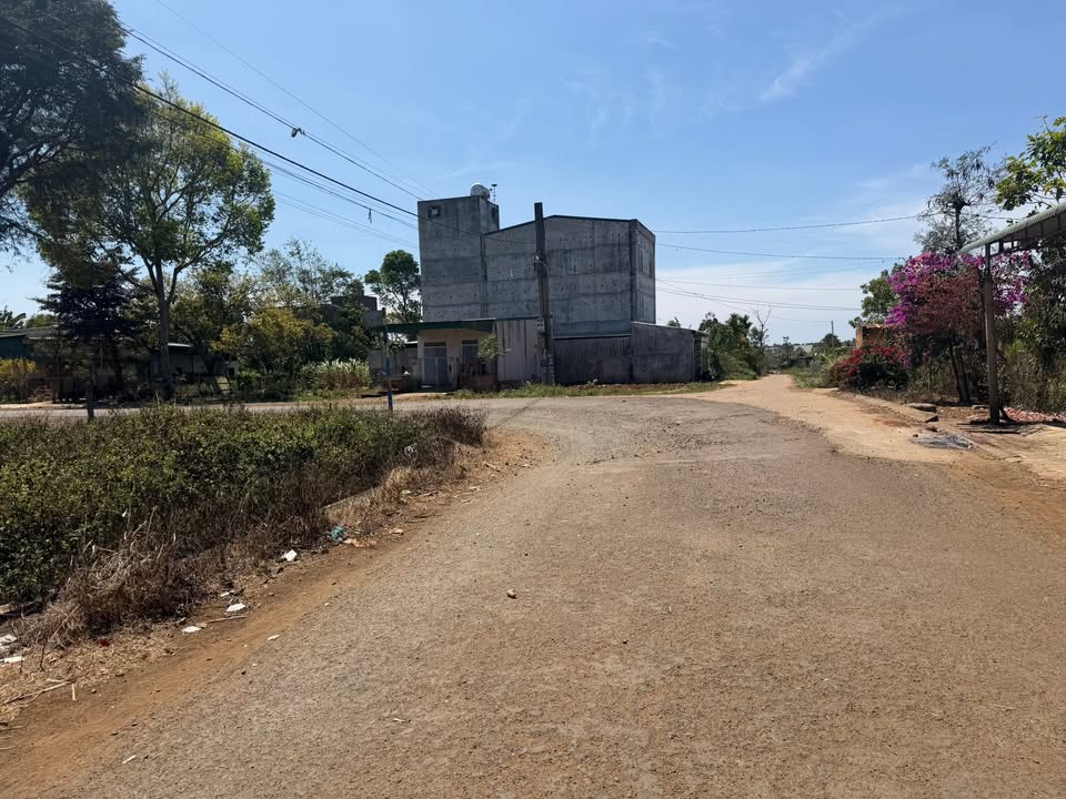 Đất nền Krông Pắc 500m² giá 2 tỷ - Sổ đỏ chính chủ, vị trí vàng!