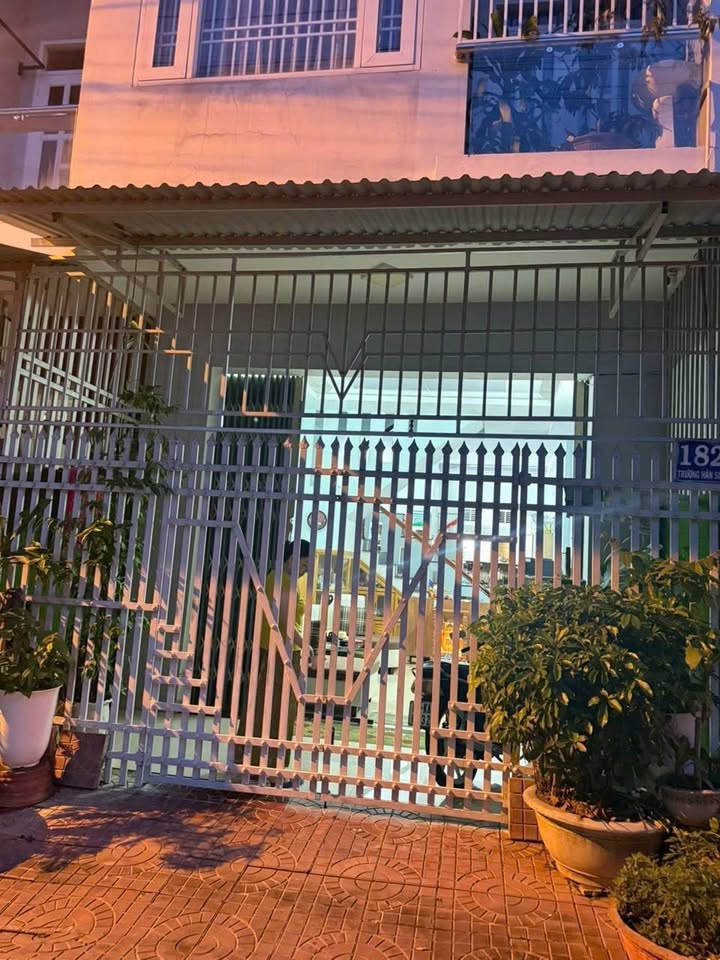 Nhà 1 Mê Mặt Tiền Lý Nam Đế, Kon Tum - 62m², 1.73 Tỷ