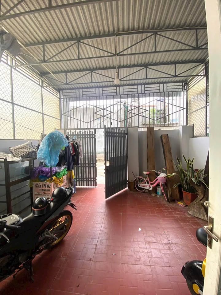 Nhà riêng Kon Tum 150m² - Sổ đỏ chính chủ, Giá chỉ 1.2xx tỷ!