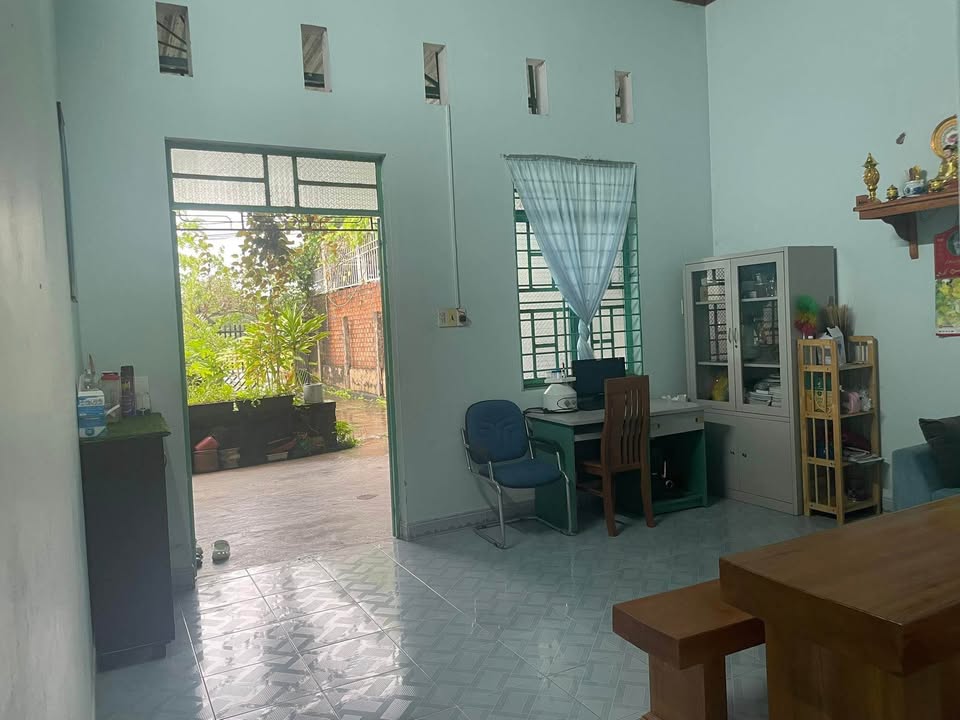 Nhà 200m² Nơ Trang Long, Kon Tum - Giá 2 Tỷ, Gần Ngã Tư Trần Phú