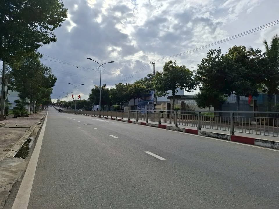 Đất Mặt Tiền QL24, Kon Tum 207m² - Sổ Đỏ, Giá 1.8 Tỷ